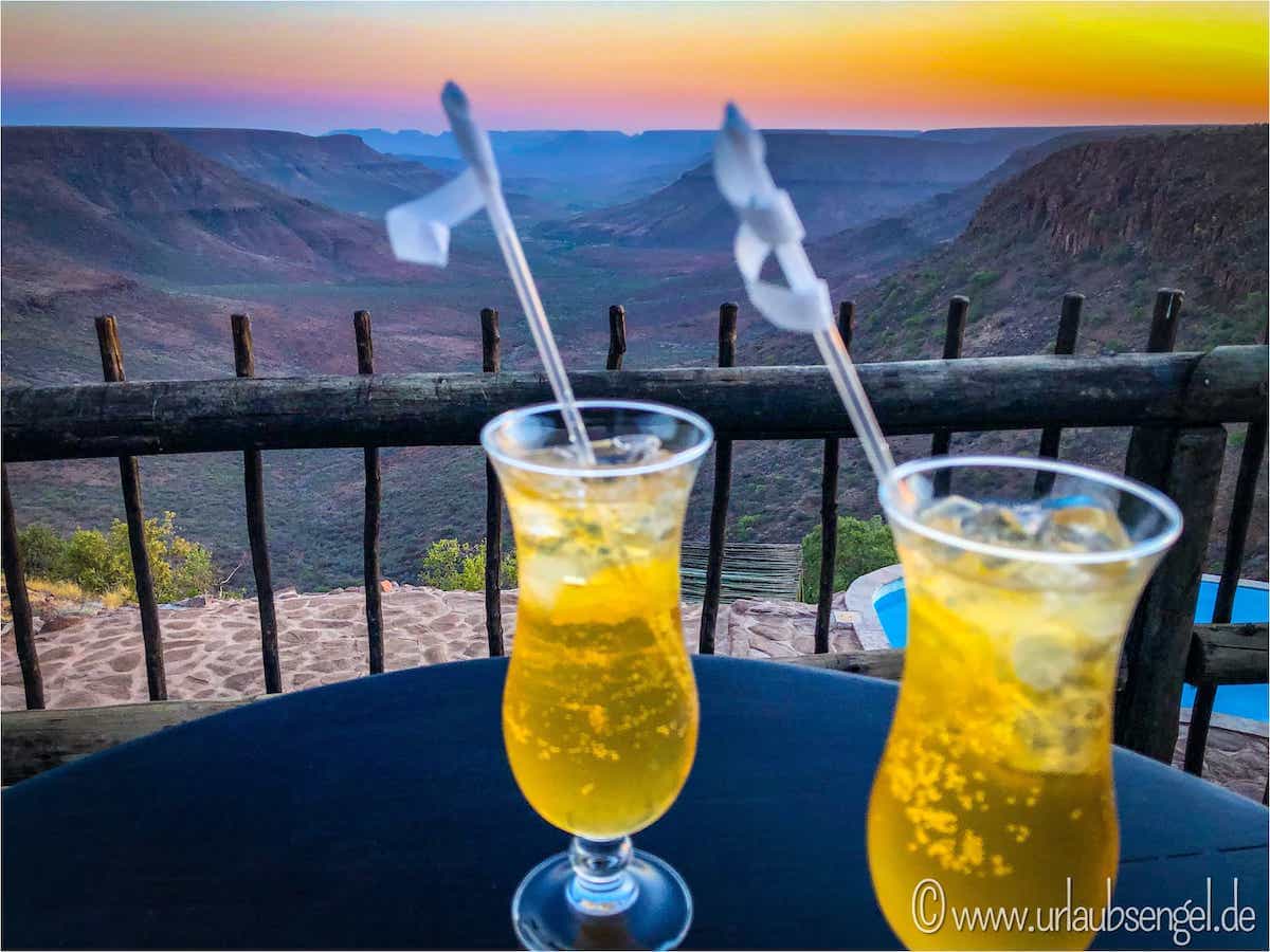 Cocktails in der Grootberg Lodge