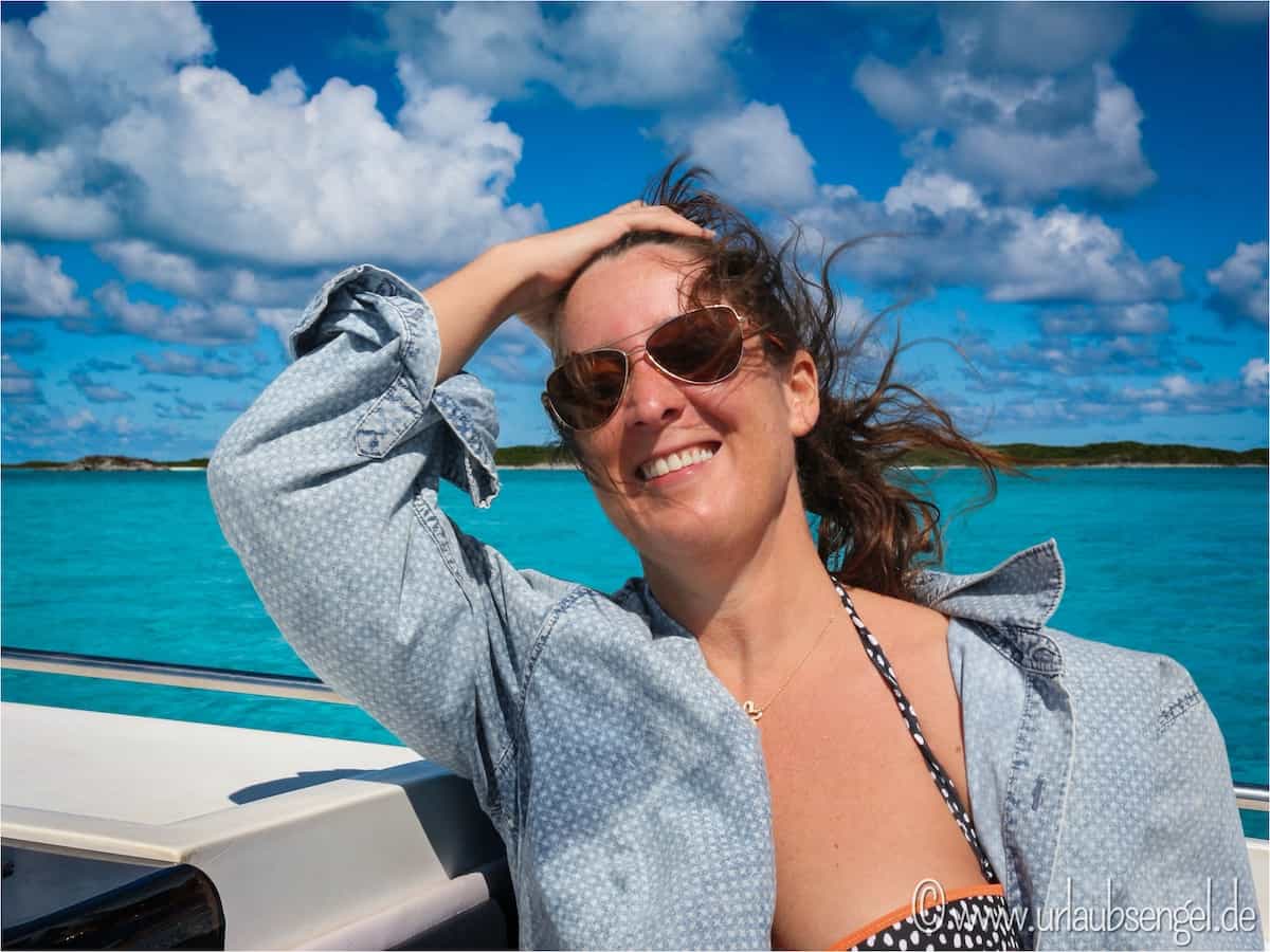 Sylwia Fath bei der Anreise nach Compass Cay zum Haie streicheln