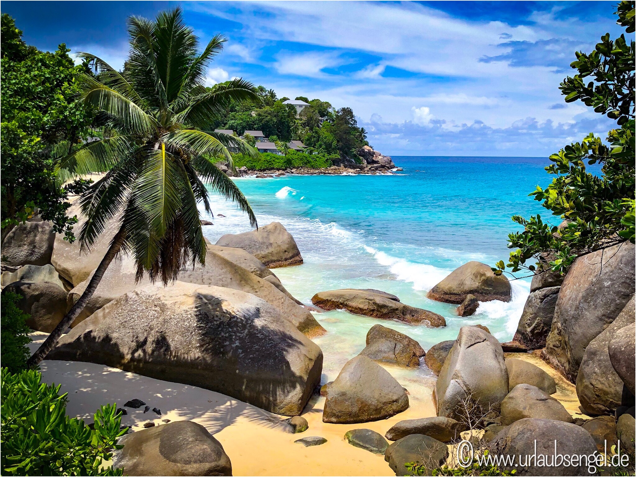 Mahé Seychellen, Traumstrand mit Granitfelsen