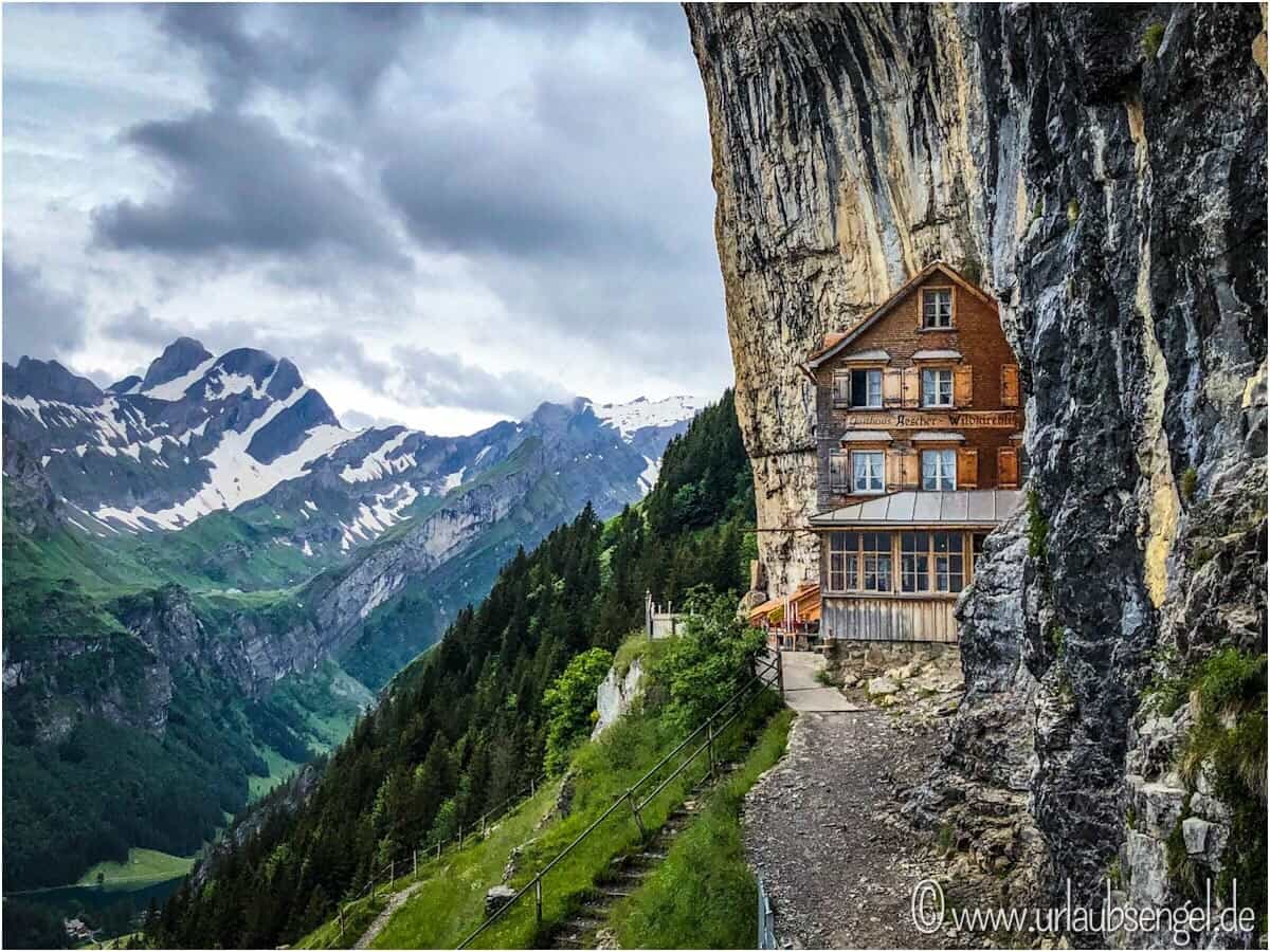 Berggasthaus Aescher Wildkirchli auf der Ebenalp, Alpstein