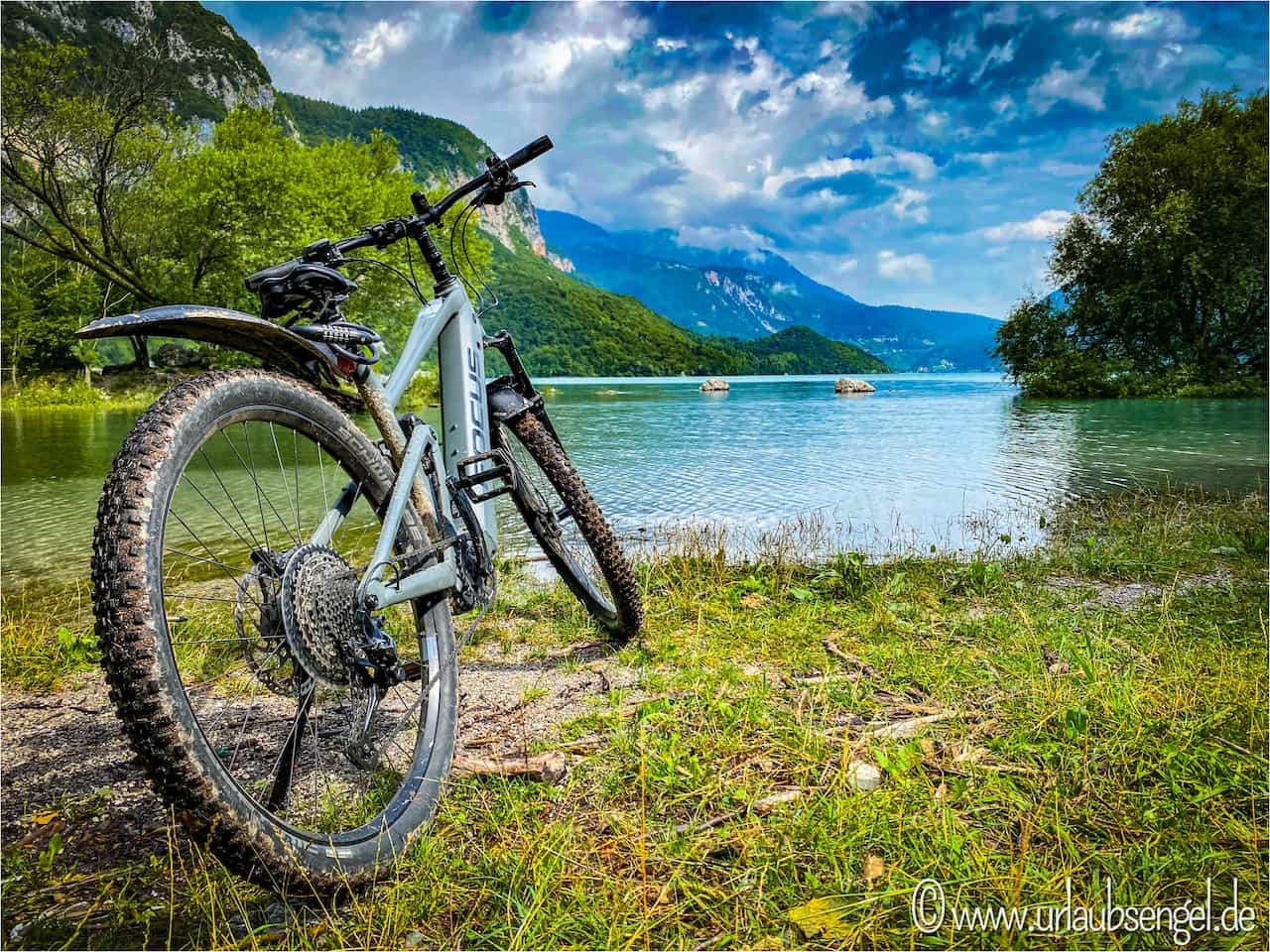 Mit dem Mountainbike um den Molveno-See