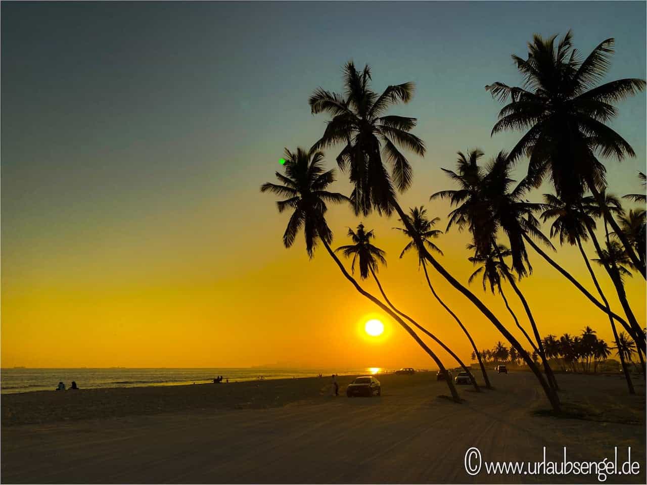 Sonnenuntergang am Strand von Salalah