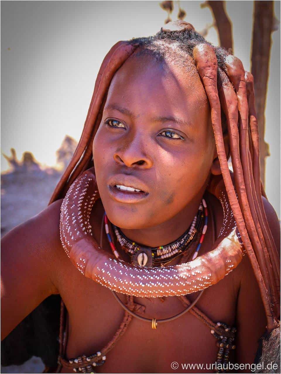 Himba-Frau auf einer Namibia Rundreise
