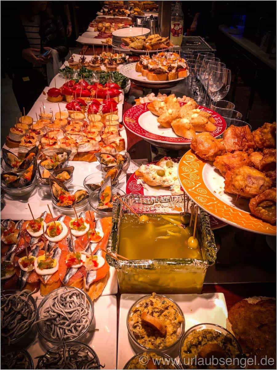 Tapas Pintxos-Buffet in San Sebastian | Donostia