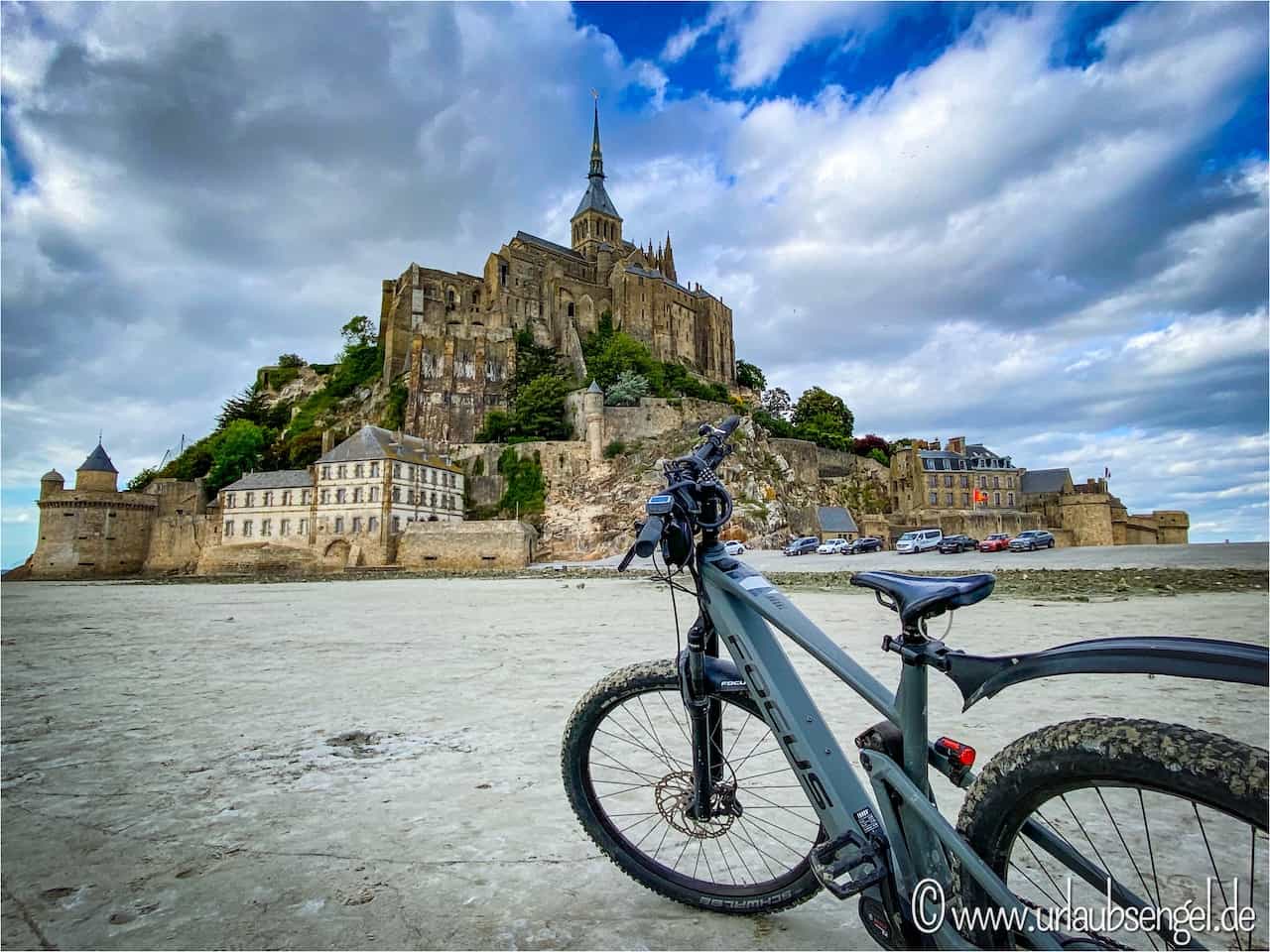 Le Mont-Saint-Michel mit dem eBike