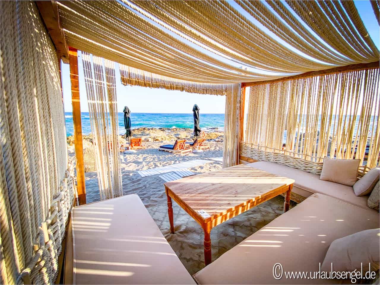 Abaton Island Resort | Chill Lounge am Strand