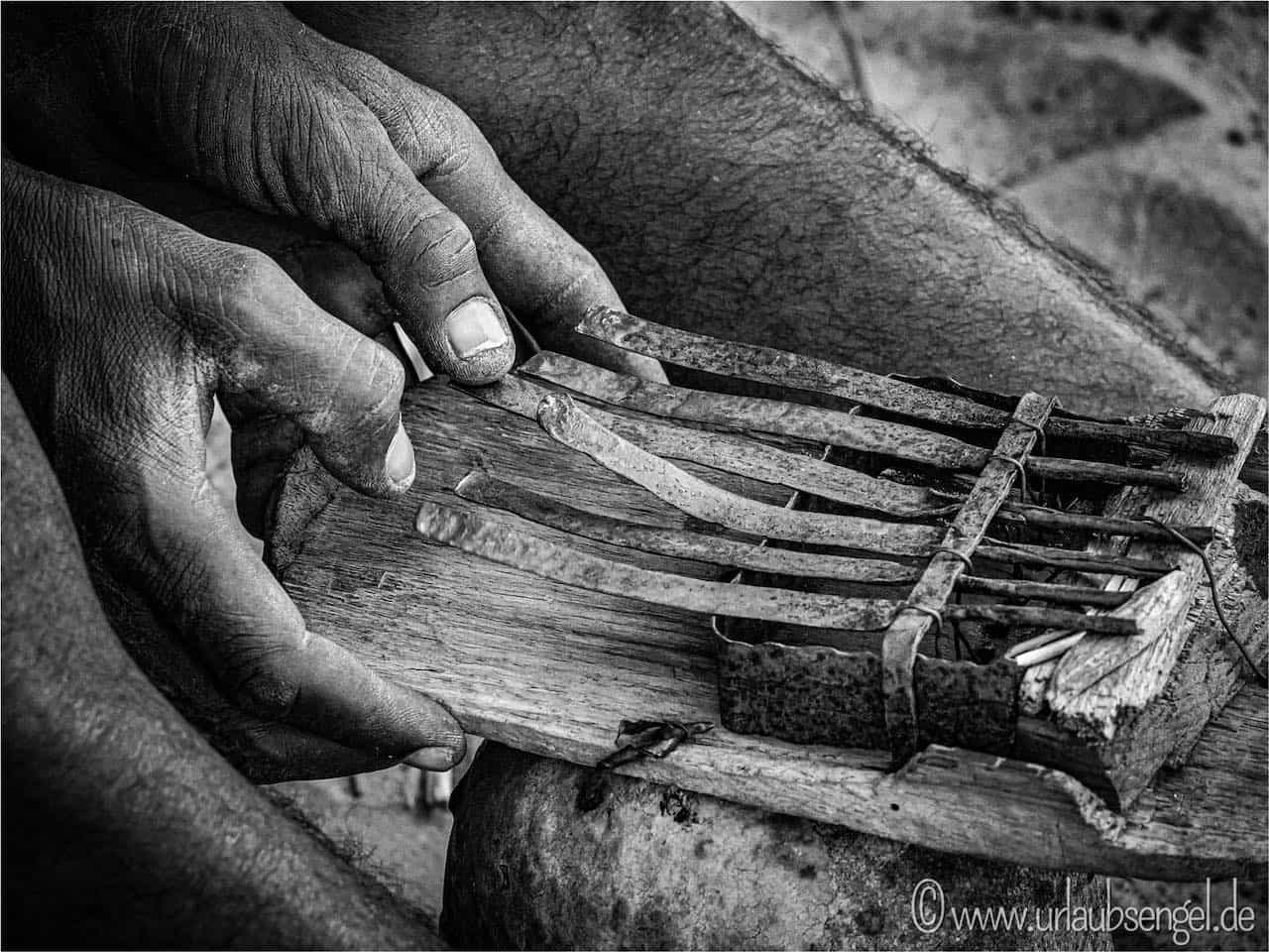 Traditionelle Instrumente der Mbunza | Caprivi