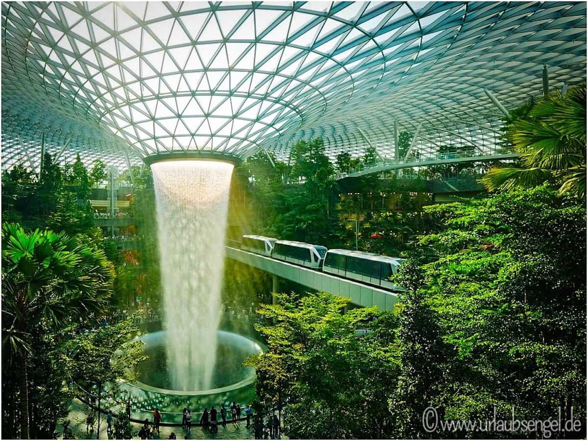 Changi Airport Singapore | Waterfall Wasserfall