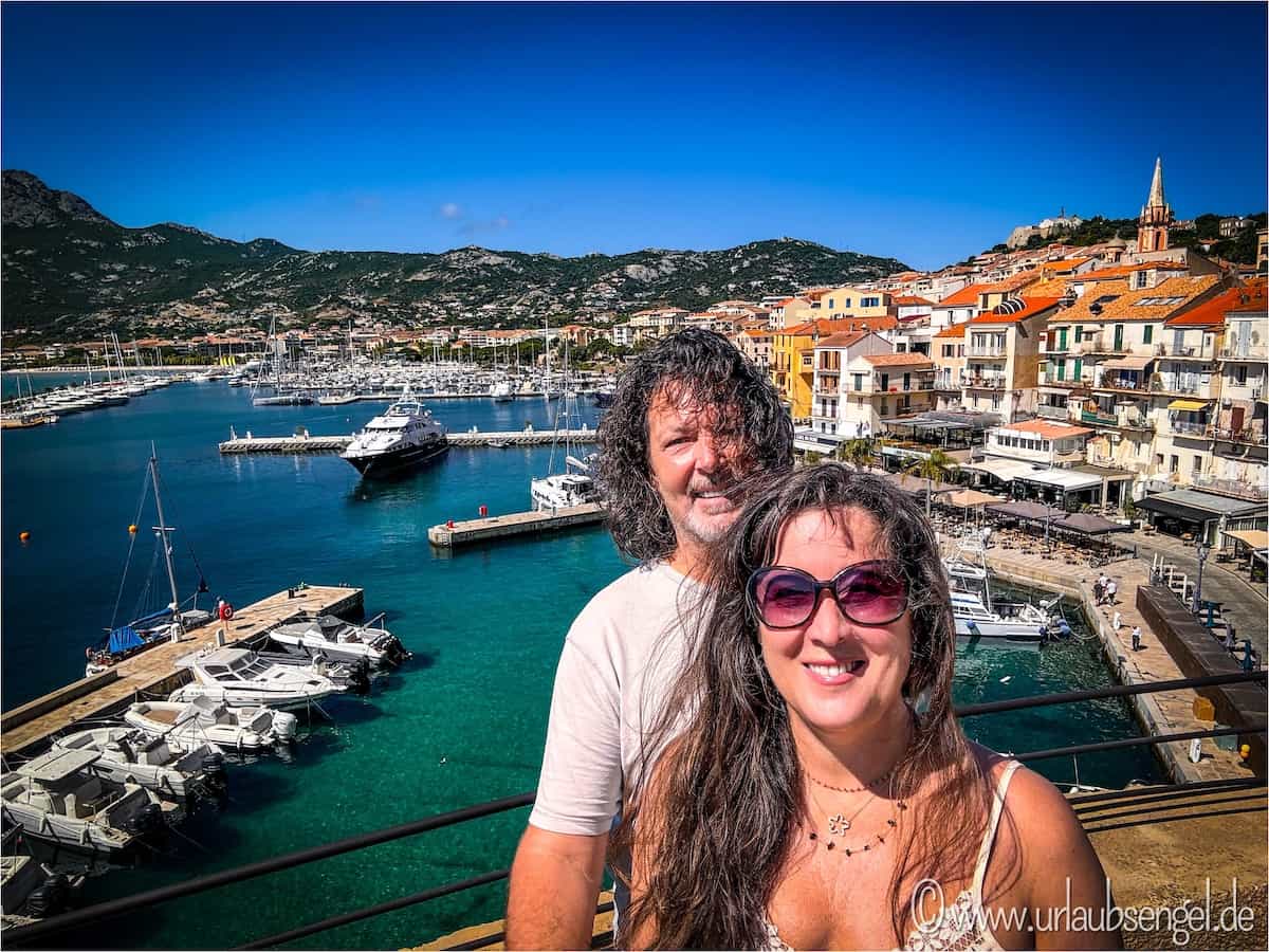 Stephan Fath und Sylwia Fath im Hafen von Calvi | Genuesischer Turm und Zitadelle 