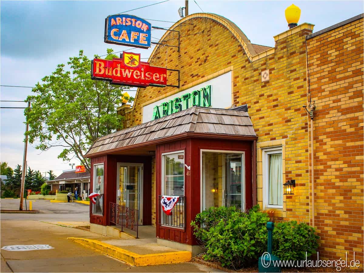 Ariston Café in Litchfield, Illinois | Route 66 Roadtrip