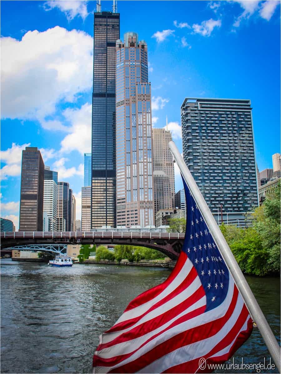 Chicago by boat