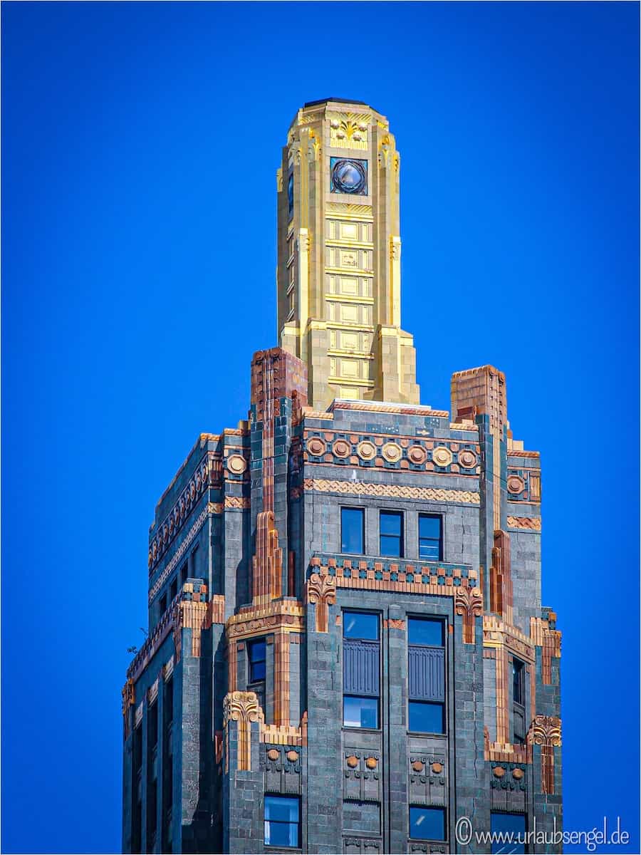 Carbide & Carbon Building, Chicago