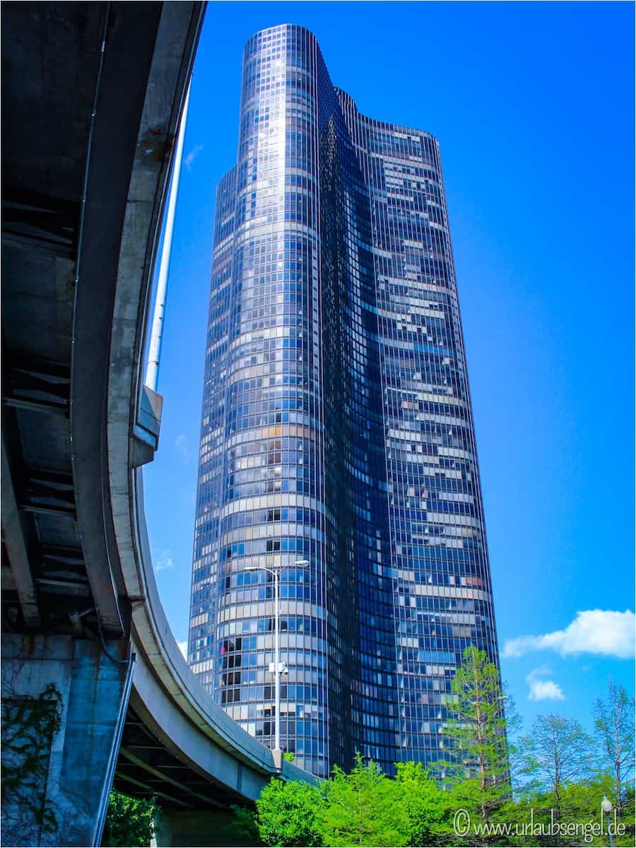 Lake Point Tower, Chicago
