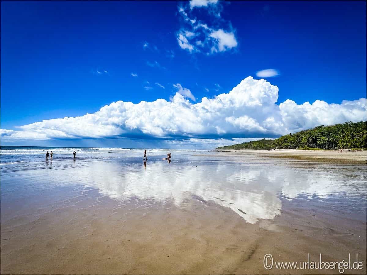 Strand bei Santa Teresa, Costa Rica