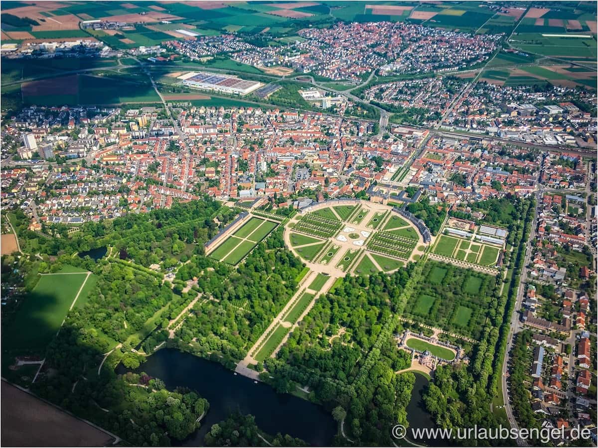 Gyrocopter-Rundflug über dem Schwetzingen Schlosspark