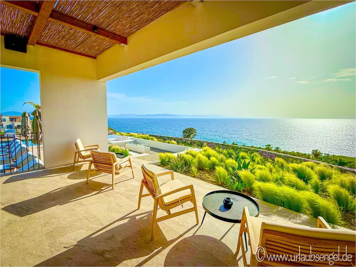 KOIA Suite Wellbeing Resort, Blick auf das Meer