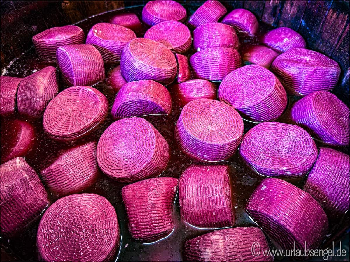 Weichkäse in Rotwein