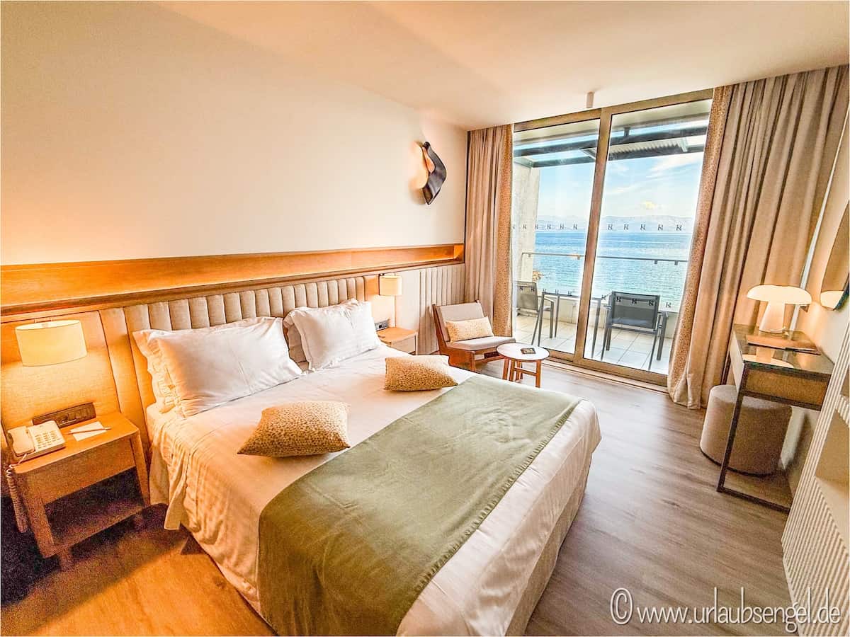 Zimmer mit Meerblick im Kontokali Bay Resort