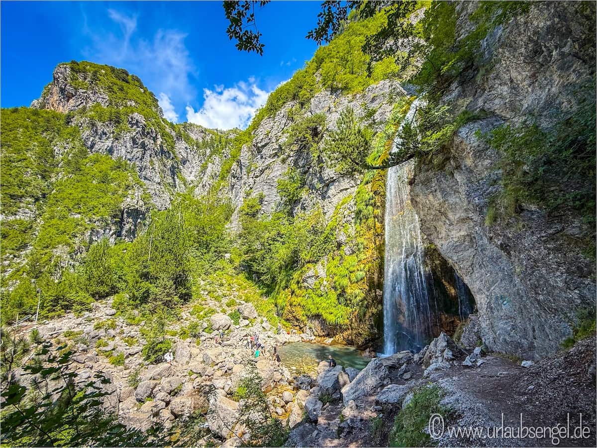 Grunas Wasserfall in Theth