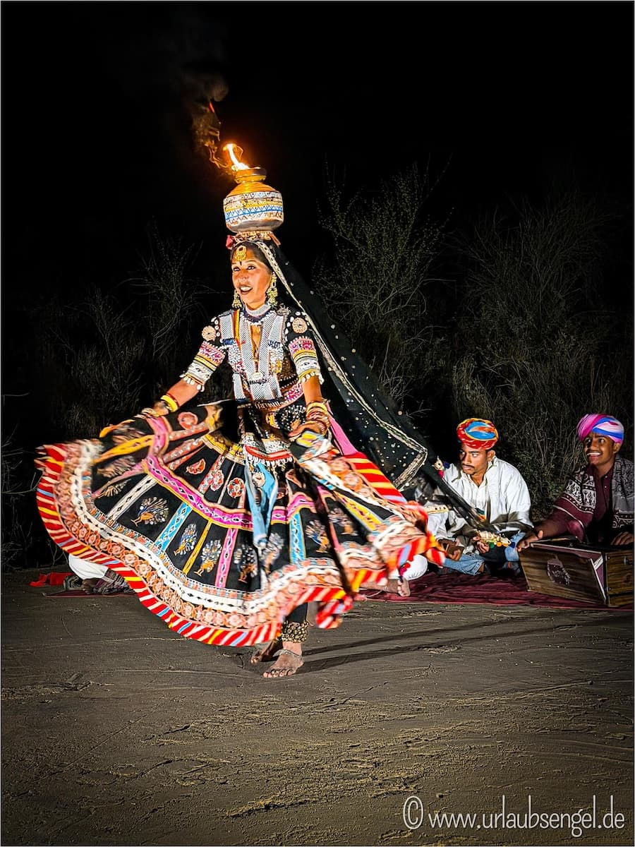 Tanzshow in der Thar Wüste