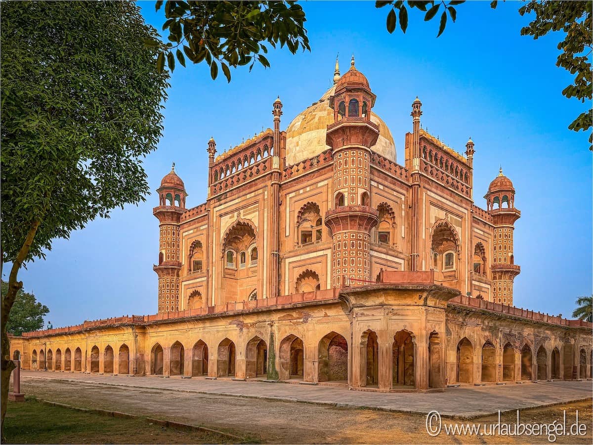Delhi, Safdarjung tomb