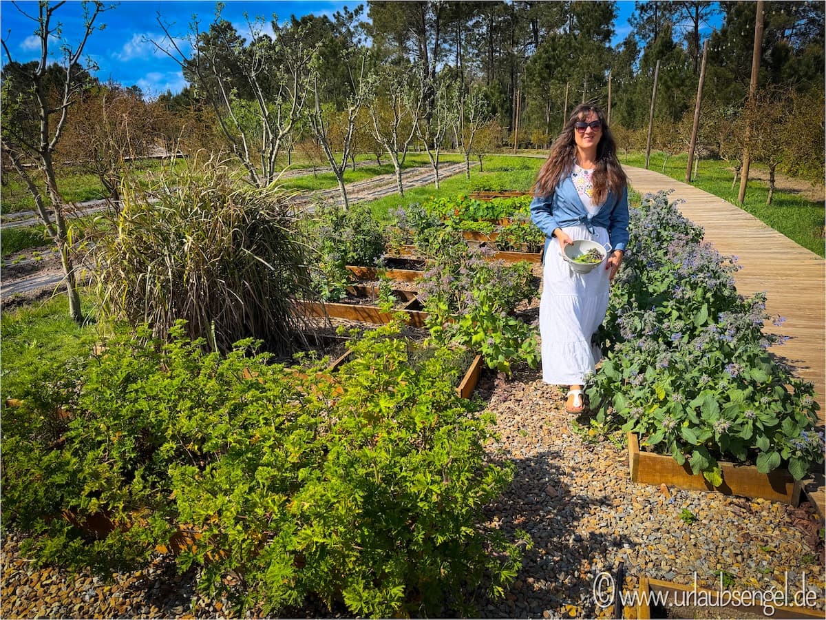 Sylwia Fath im Garten des Craveiral Farmhouse