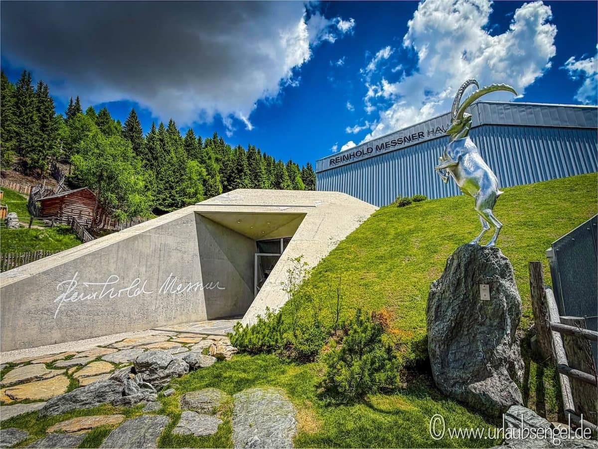 Campertour zum Reinhold Messner Haus, Sexten, Helm