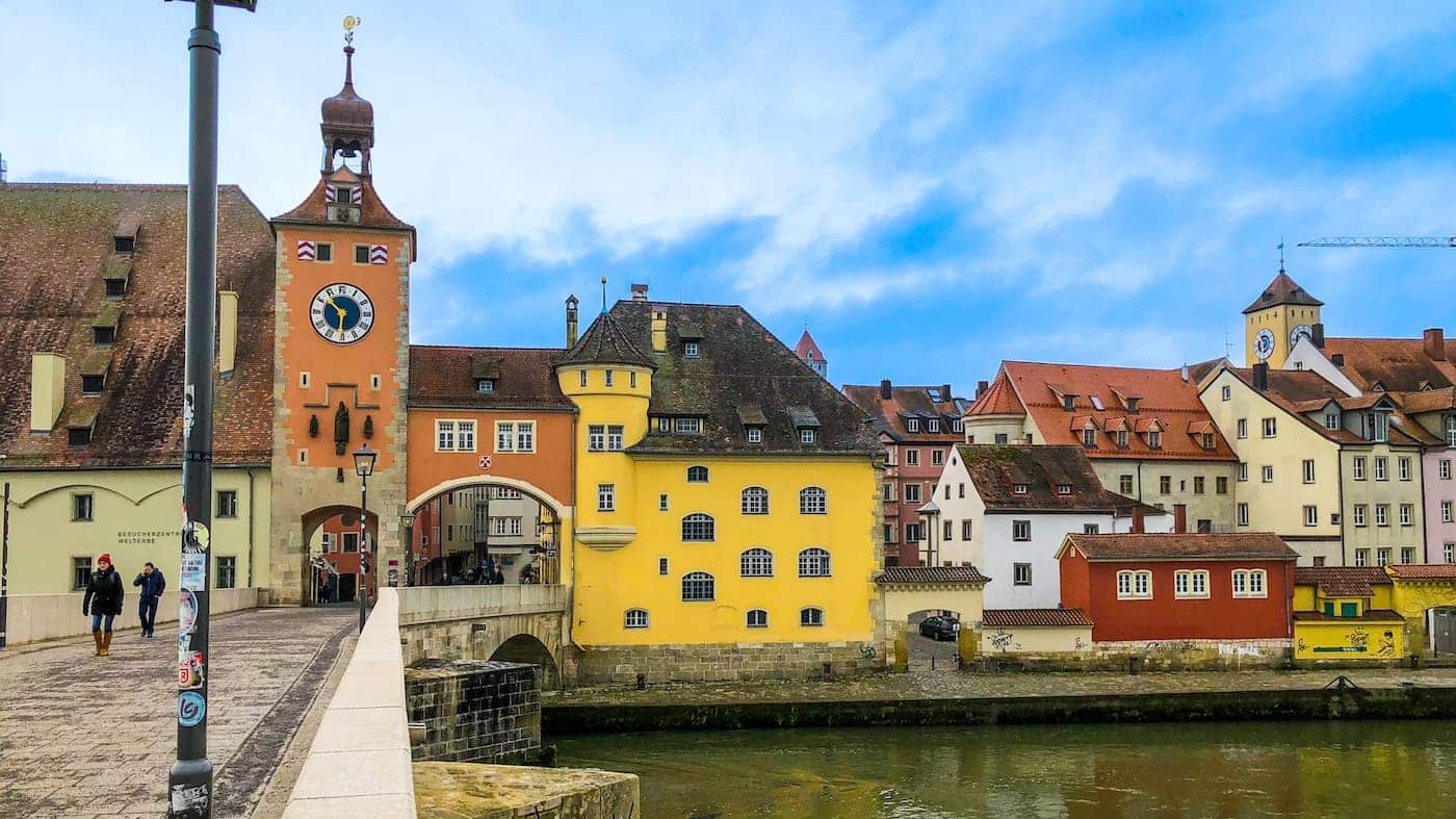 Roadsurfer camper mieten in regensburg